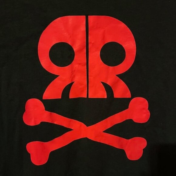 Skull and crossbones Large T-shirt - Picture 2 of 4